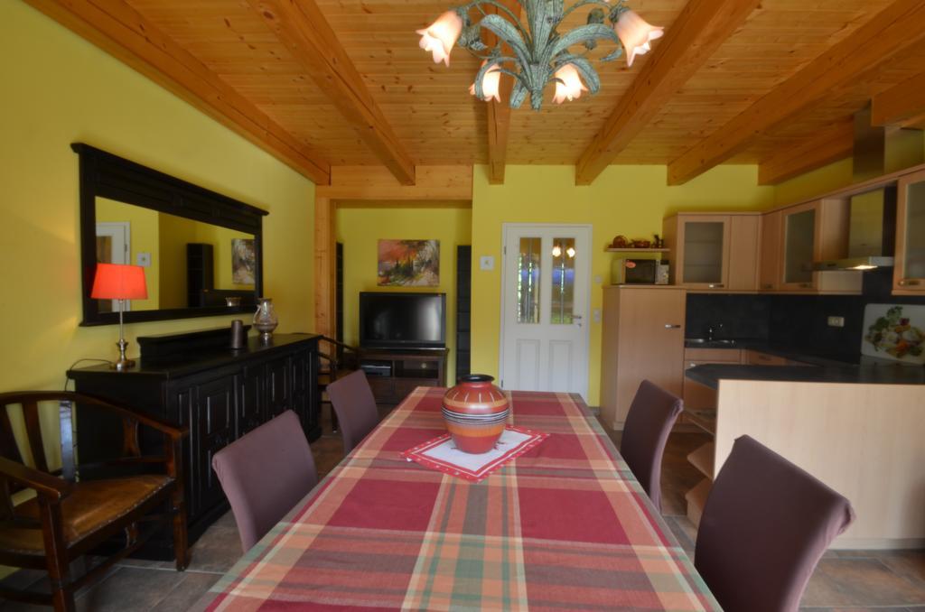 Chalet Yulia Zell am See Ruang foto