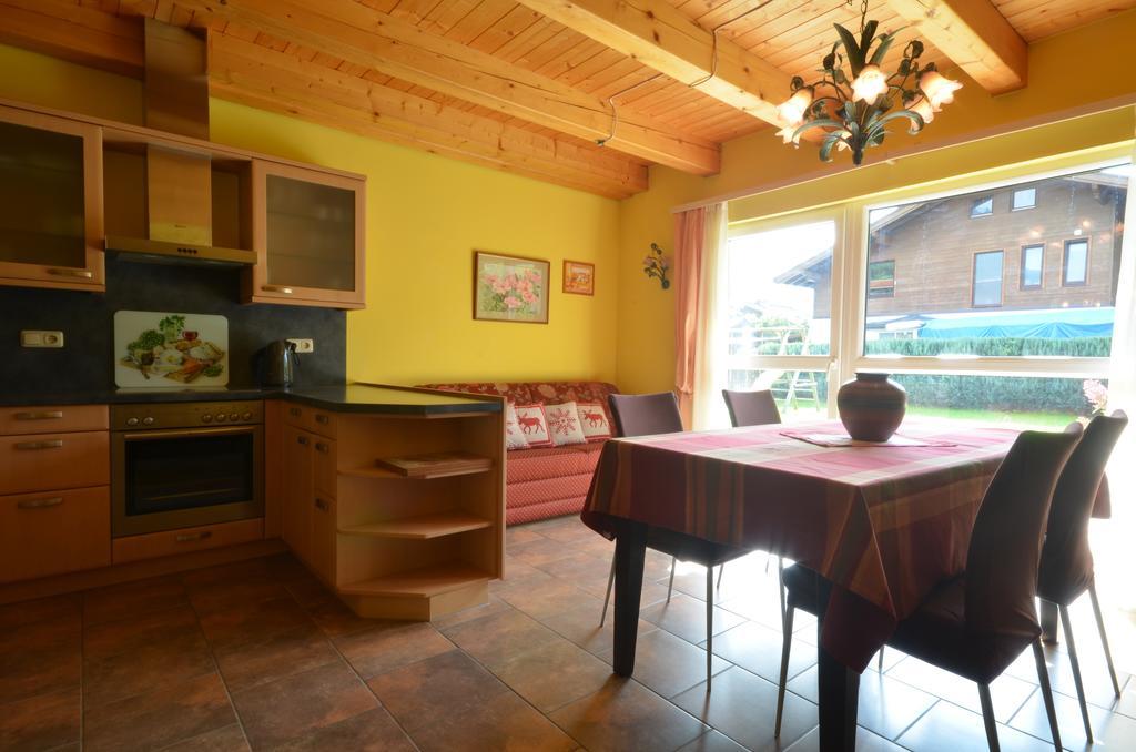 Chalet Yulia Zell am See Ruang foto