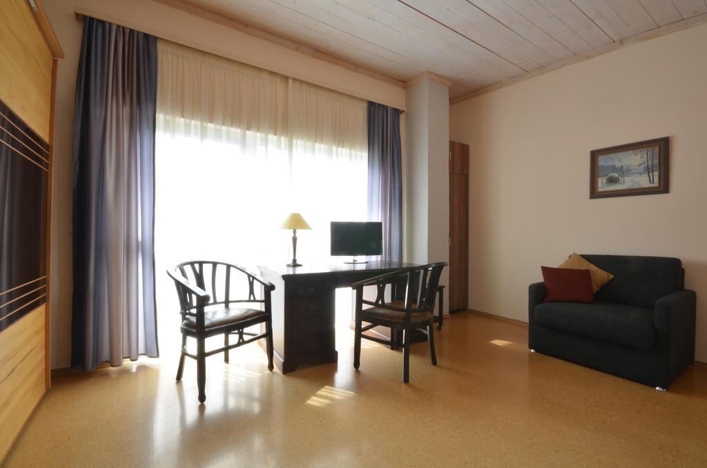 Chalet Yulia Zell am See Ruang foto